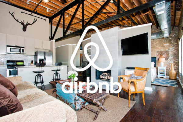 エアビー　Airbnb　ロゴ